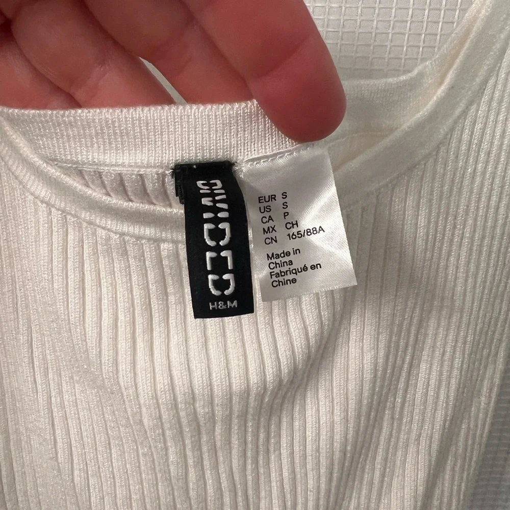 H&M Ribbed Tank Top- Size Small - Picture 2 of 3